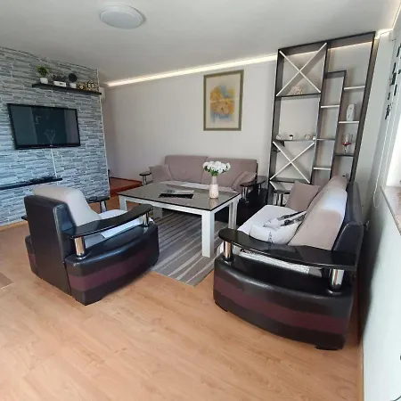 Villa Holiday Home Green